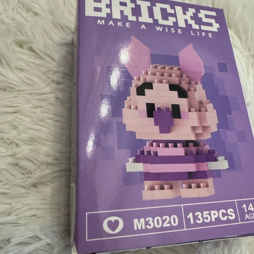 Piglet Winnie the Pooh BRICKS Pink & Purple Pixel Building Set - 135 PCS